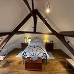 Luxury Rural Retreat Ideal For Families With A Jacuzzi Hot Tub Yvrandes