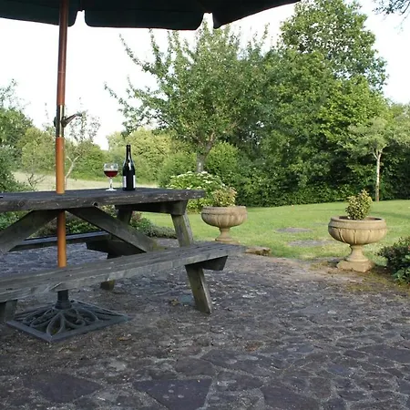 بيت للعطل Luxury Rural Retreat Ideal For Families With A Jacuzzi Hot Tub