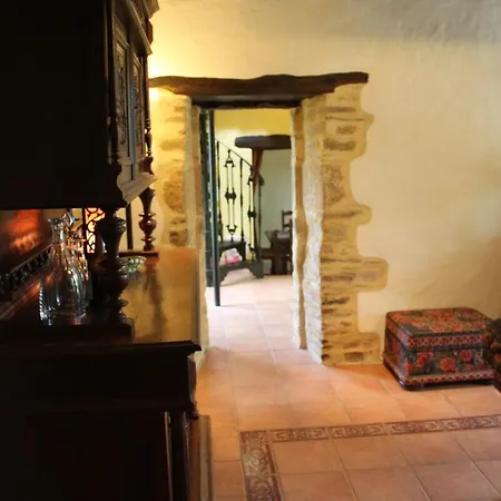 Luxury Rural Retreat Ideal For Families With A Jacuzzi Hot Tub