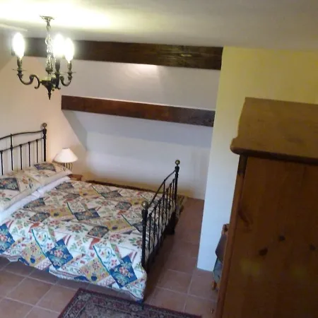 Luxury Rural Retreat Ideal For Families With A Jacuzzi Hot Tub Yvrandes