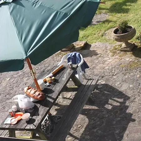 Luxury Rural Retreat Ideal For Families With A Jacuzzi Hot Tub Yvrandes