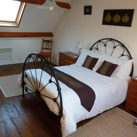 Luxury Rural Retreat Ideal For Families With A Jacuzzi Hot Tub بيت للعطل Yvrandes