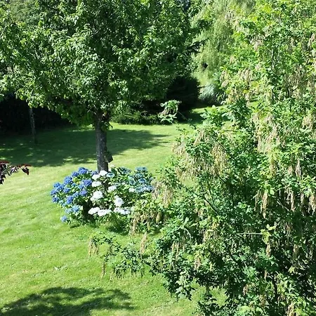 Luxury Rural Retreat Ideal For Families With A Jacuzzi Hot Tub Yvrandes