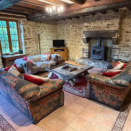 Luxury Rural Retreat Ideal For Families With A Jacuzzi Hot Tub *