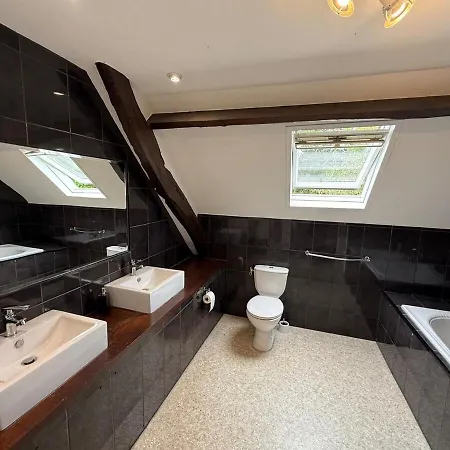 Ferienhaus Luxury Rural Retreat Ideal For Families With A Jacuzzi Hot Tub