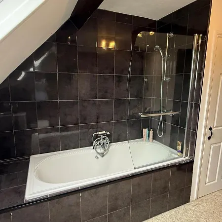 Ferienhaus Luxury Rural Retreat Ideal For Families With A Jacuzzi Hot Tub