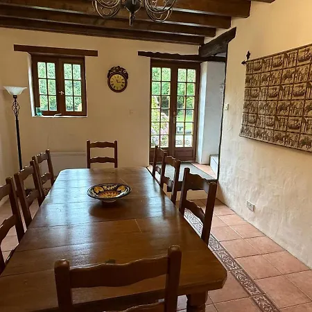 Luxury Rural Retreat Ideal For Families With A Jacuzzi Hot Tub