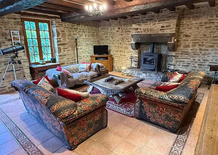 Luxury Rural Retreat Ideal For Families With A Jacuzzi Hot Tub *