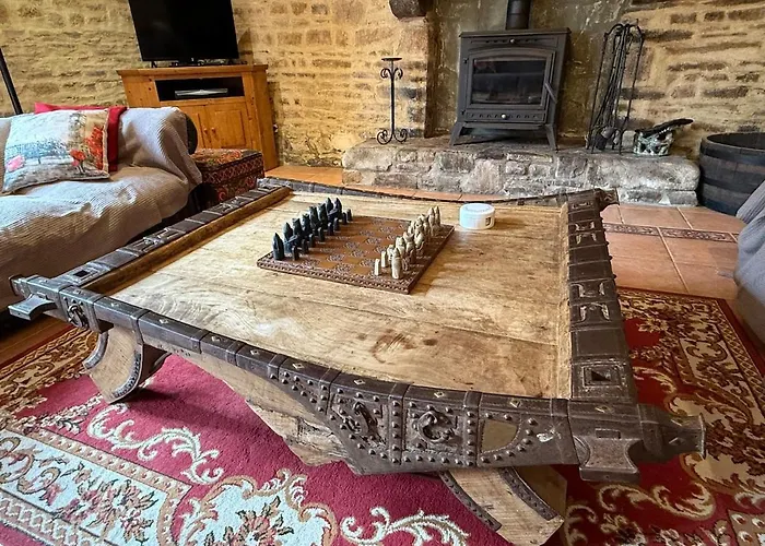 Luxury Rural Retreat Ideal For Families With A Jacuzzi Hot Tub *