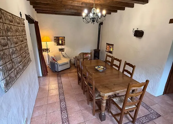 Дом отдыха Luxury Rural Retreat Ideal For Families With A Jacuzzi Hot Tub *