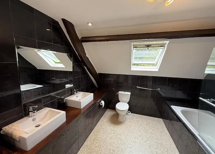 Дом отдыха Luxury Rural Retreat Ideal For Families With A Jacuzzi Hot Tub