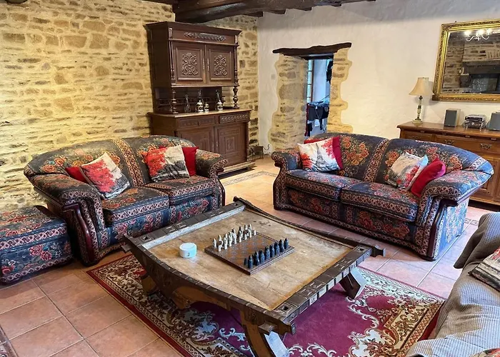 Luxury Rural Retreat Ideal For Families With A Jacuzzi Hot Tub *